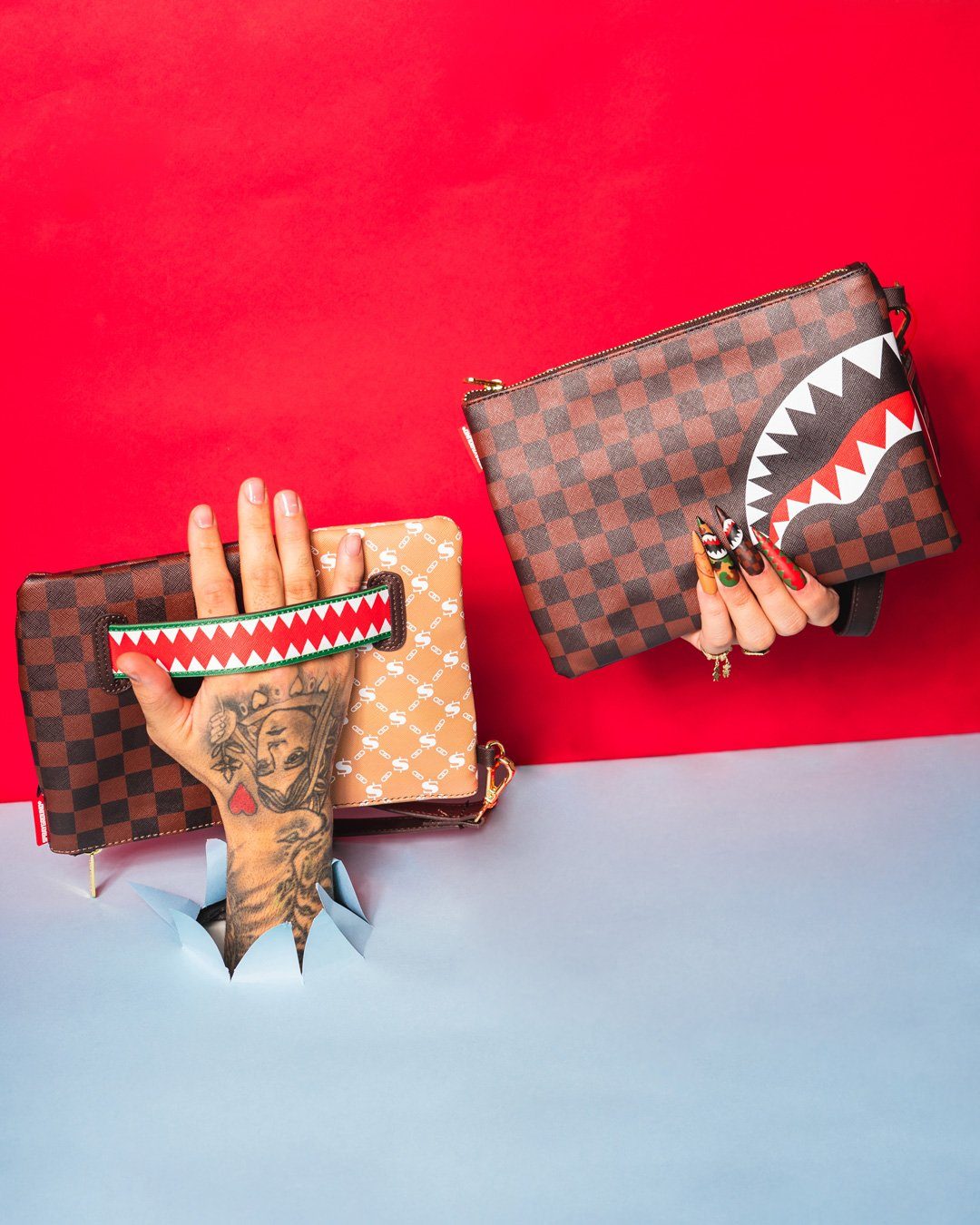 PARIS VS FLORENCE CROSSOVER CLUTCH