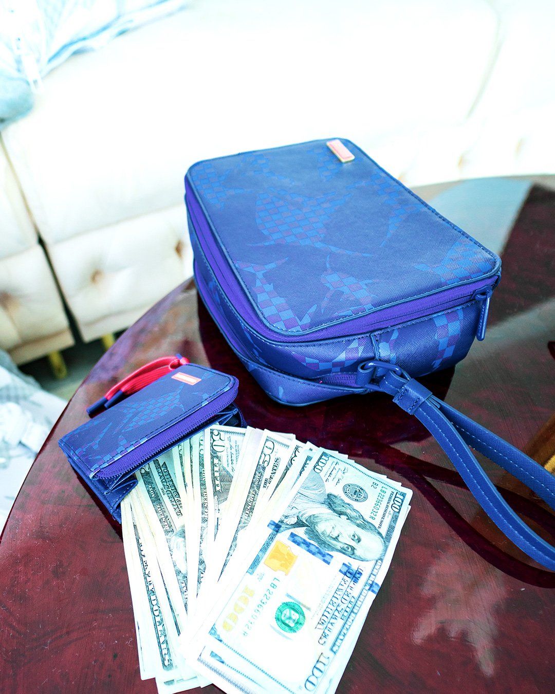 SHARK CHECK (BLUE) TOILETRY