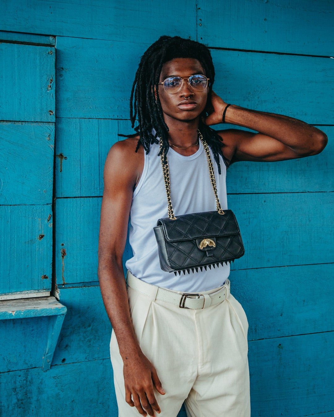 NOIR QUILT GOLD CHAIN SHARK HANDBAG