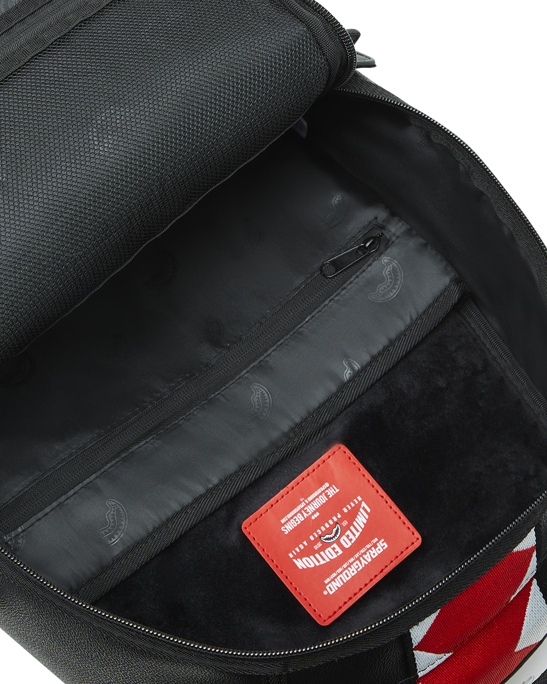 ALL CHEWED UP BACKPACK (DLXV)