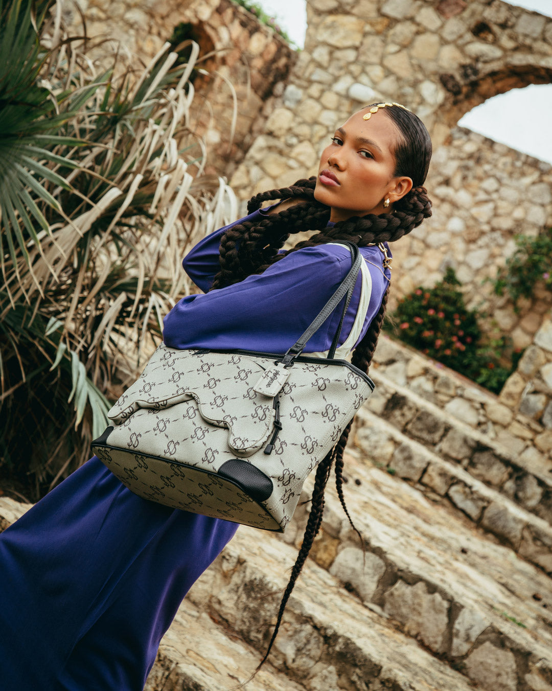 THE GETAWAY TOTE