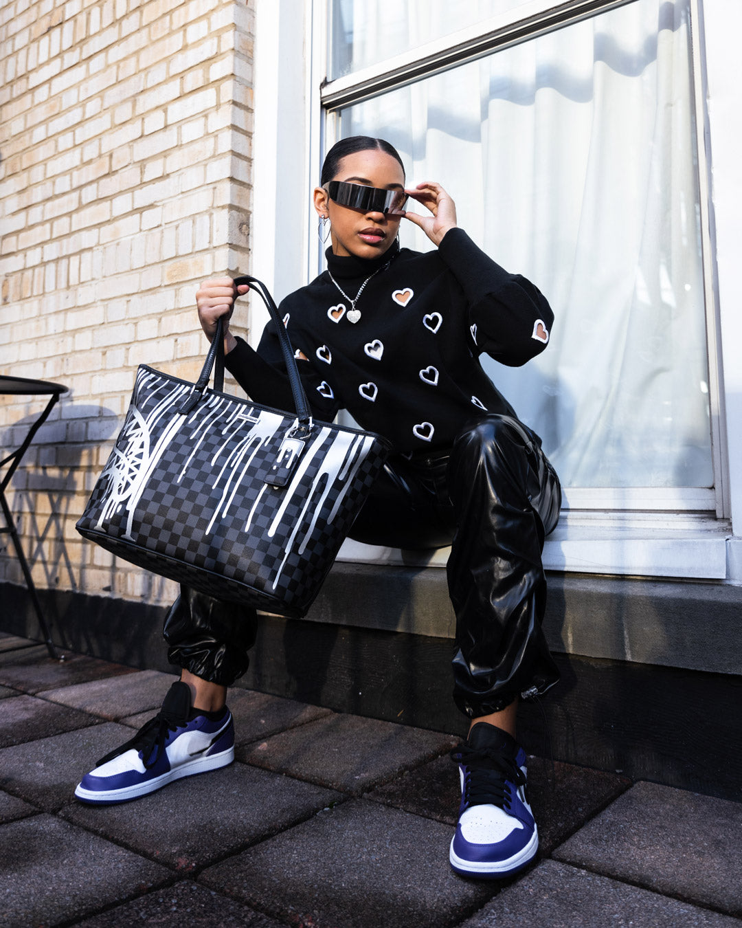 CHATEAU GHOST TOTE