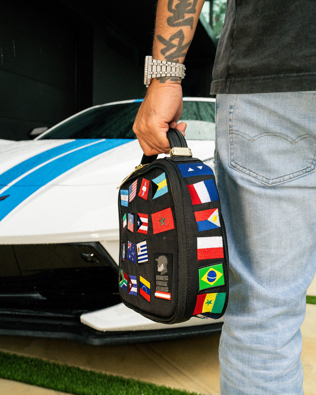 JAMES FIRST CLASS GLOBAL FLAGS SNACKPACK