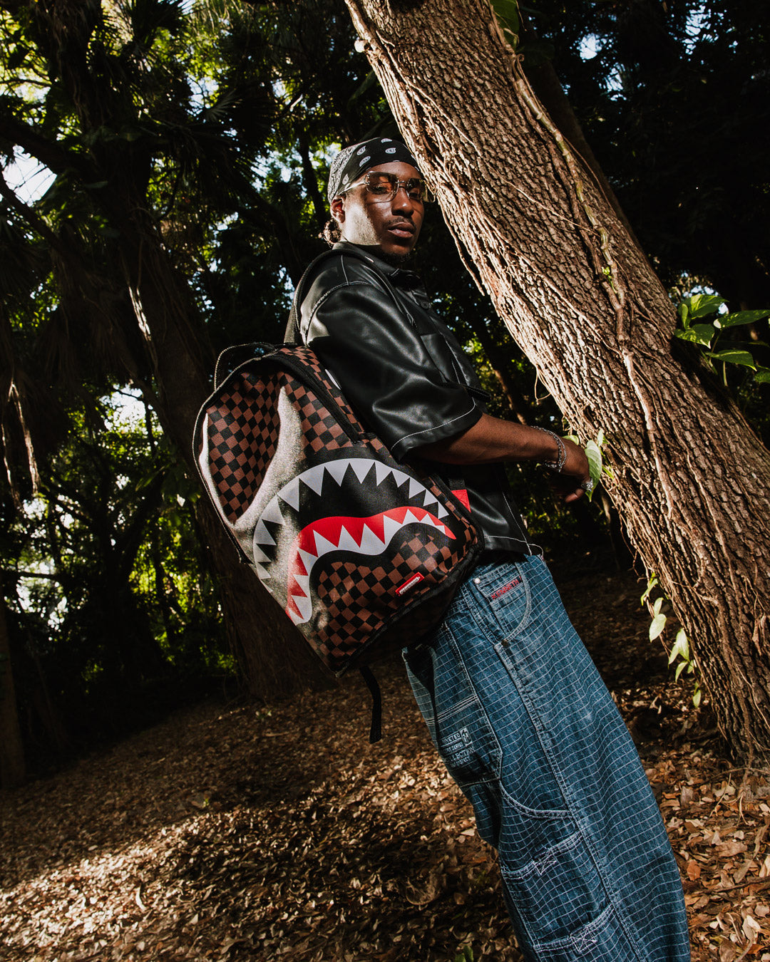 NOOO WAY!!! A REVERSIBLE BACKPACK - PURPLE VELOUR TO OG SHARKS IN PARIS BACKPACK